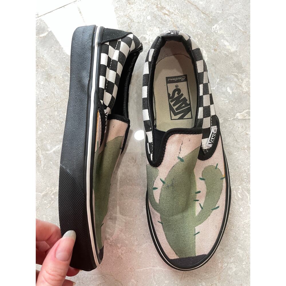 Vans Classic Slip On Sneakers Cactus Checkerboard B&W Womens 6.5 White Black - Picture 2 of 9